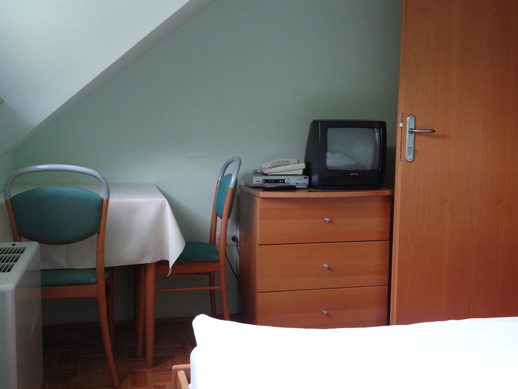 Rooms Hochkraut Celje Habitación foto