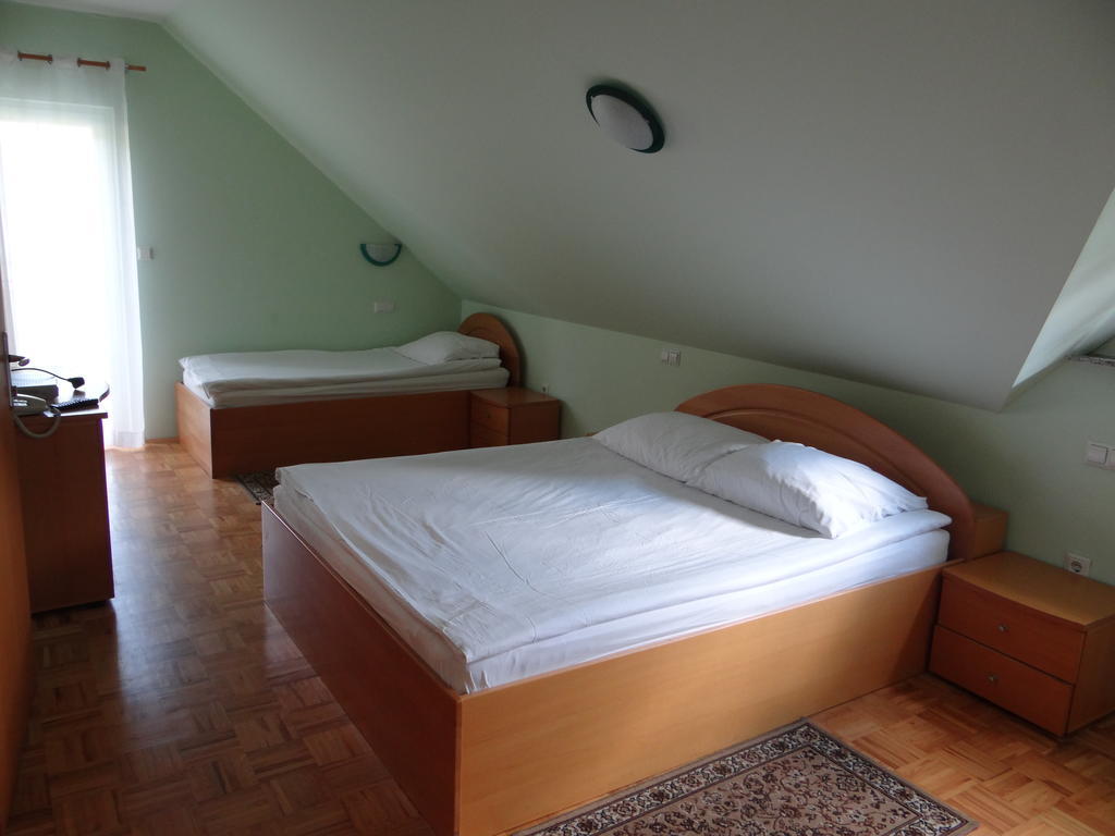 Rooms Hochkraut Celje Habitación foto